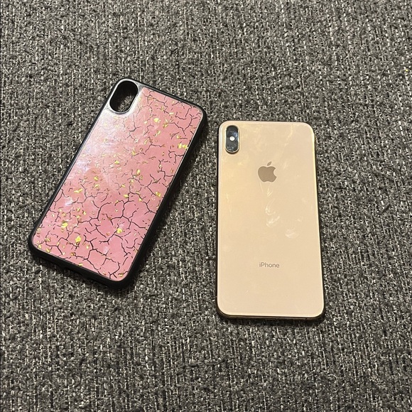 iPhone XS Max - Picture 3 of 4